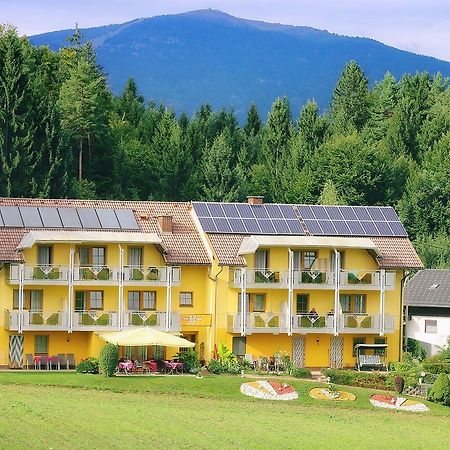 Gaestehaus Goetz โดรโบลัค อัม ฟาเคอร์เซ ภายนอก รูปภาพ