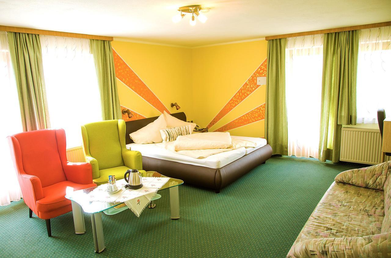 Gaestehaus Goetz โดรโบลัค อัม ฟาเคอร์เซ ภายนอก รูปภาพ