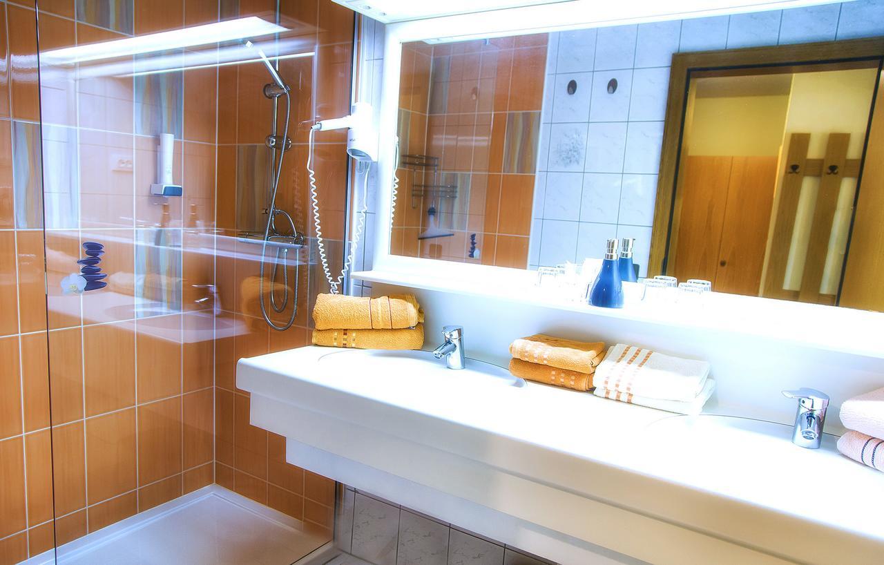Gaestehaus Goetz โดรโบลัค อัม ฟาเคอร์เซ ภายนอก รูปภาพ