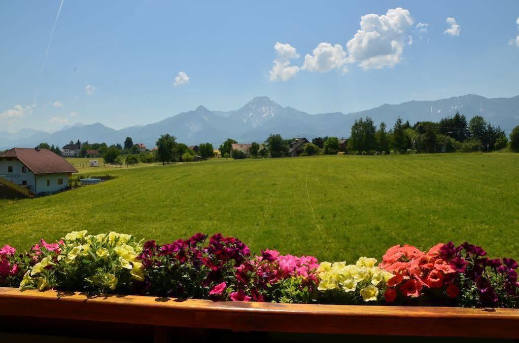 Gaestehaus Goetz โดรโบลัค อัม ฟาเคอร์เซ ภายนอก รูปภาพ