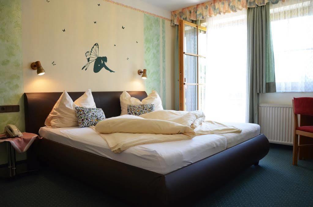 Gaestehaus Goetz โดรโบลัค อัม ฟาเคอร์เซ ภายนอก รูปภาพ